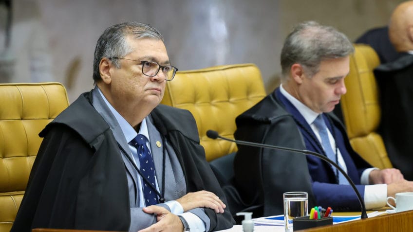 STF perdeu a chance de impor mais transparência a remunerações Tese da Corte sobre penduricalhos tem abordagem tímida sobre a transparência de salários, indenizações e vantagens...